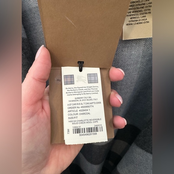 Burberry Charlotte Cape - Picture 3 of 5
